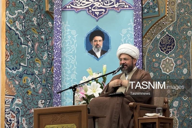 تصویر خبر: سیره حضرت زهرا(س) را در زندگی فردی و اجتماعی الگو قرار دهیم