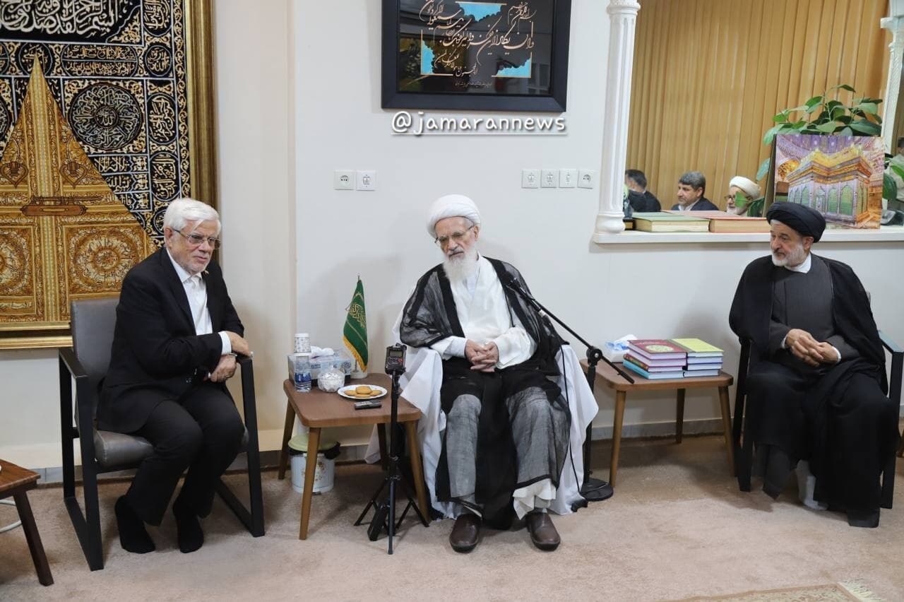 تصویر خبر: آیت‌الله ‌بیات‌زنجانی در دیدار عارف: دولت زخم دی‌ماه را ترمیم کند/ حصر مهندس موسوی در این دولت باید پایان یابد/ در زمان جنگ همه موظف به حمایت از دولت هستند