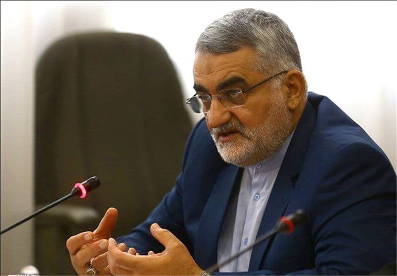 تصویر خبر: بروجردی: تنگه هرمز در اختیار ایران است و از مواضع‌ تعیین شده کوتاه نخواهیم آمد