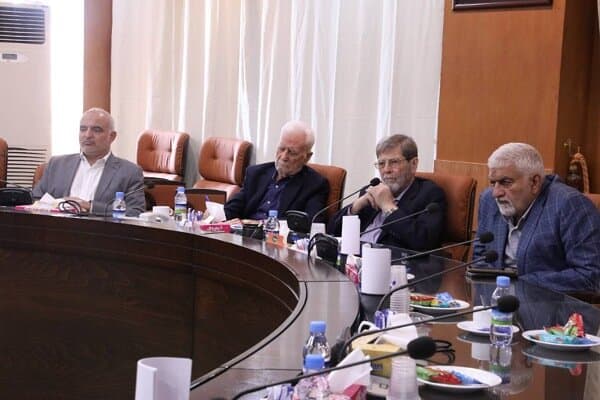 تصویر خبر: مرندی: سلامت عمومی تنها به «درمان» محدود نمی‌شود