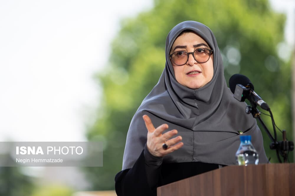 تصویر خبر: مهاجرانی: برای عبور از روزهای دشوار کنونی باید دغدغه مشترک داشته باشیم