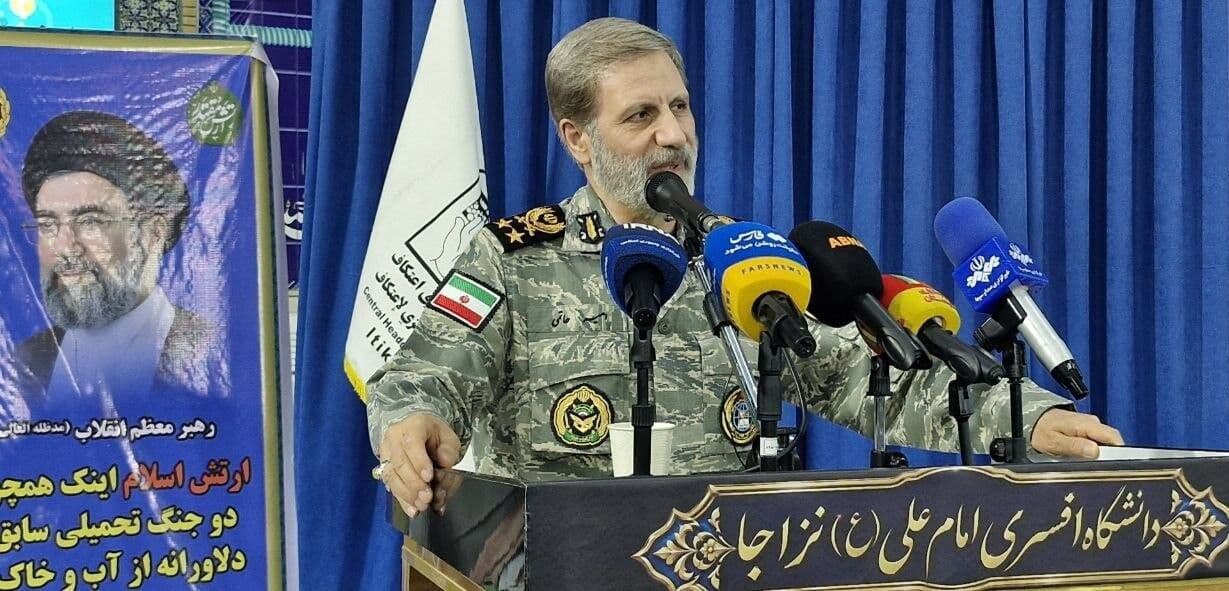 تصویر خبر: سرلشکر حاتمی: تنگه هرمز تا رعایت حقوق ملت ایران بسته خواهد ماند