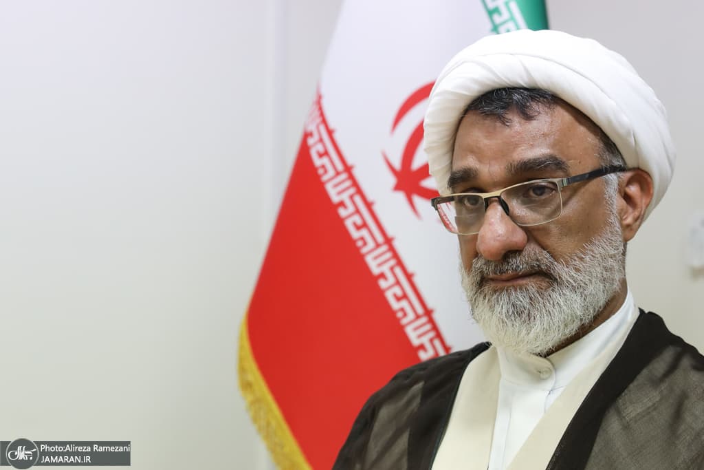تصویر خبر: خسروپناه: ساماندهی شبکه نمایش خانگی نیازمند توافق ارشاد و صداوسیماست / تأکید بر پرهیز از تطهیر رژیم پهلوی و تحریف تاریخ در آثار نمایشی