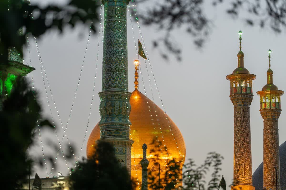 تصویر خبر: قم در پرتو حرم حضرت معصومه به بزرگترین کانون علم و فقاهتی تبدیل شده‌است
