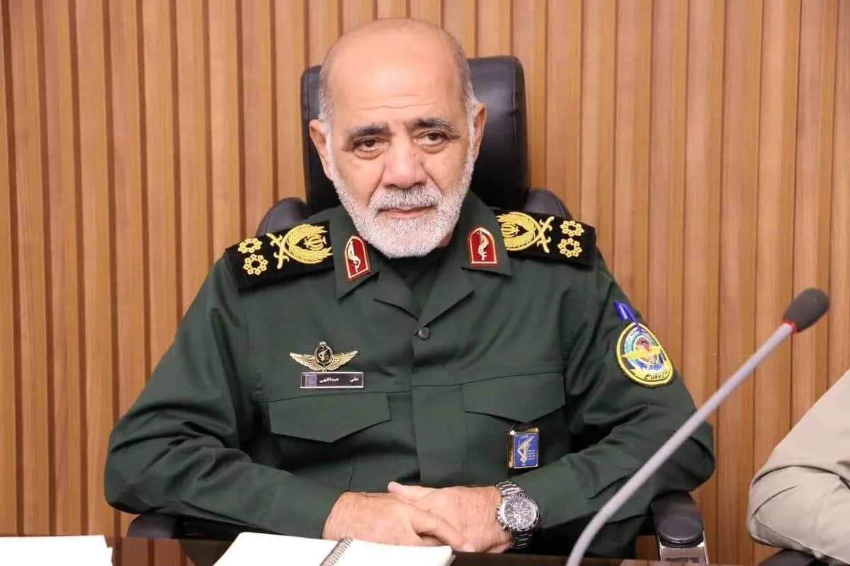 تصویر خبر: سرلشکر عبداللهی: سربازان جوان از کیان نظام، جان، مال و ناموس ملت دفاع کرده‌اند