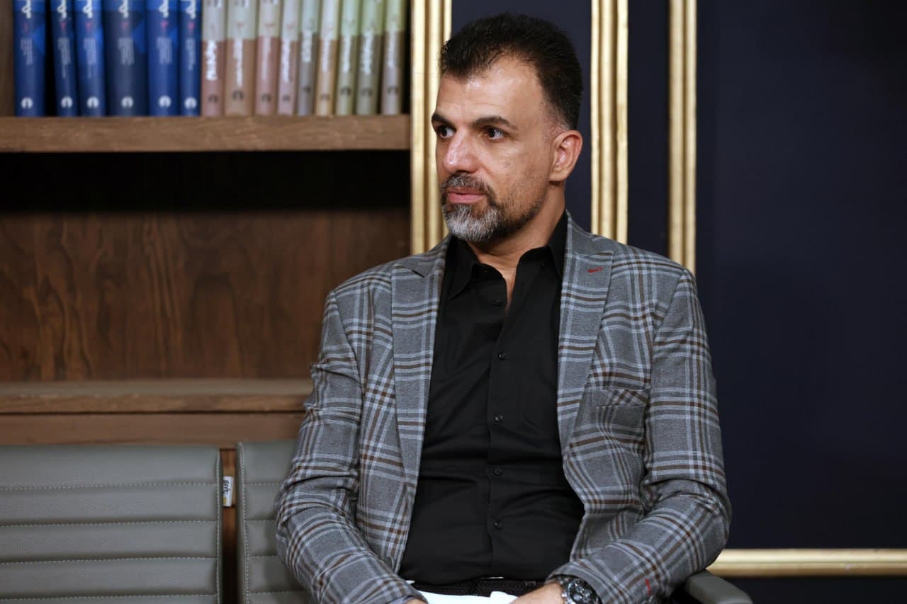 تصویر خبر: چرا کسی درباره دعوت دنیس درگاهی چیزی نمی‌گوید/ ۱۵ نفر بدون ویزا در لابی هتل نشستند و بازی‌های تیم ملی را دیدند/ نهادهای نظارتی در کشور ما فوتبال را رها کرده‌اند