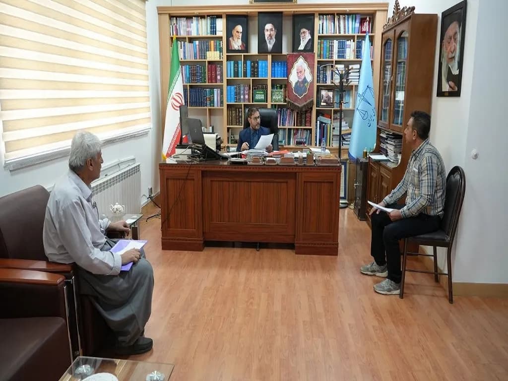 تصویر خبر: رئیس کل جدید دادگستری استان کردستان به درخواست‌های حقوقی و قضایی ۱۳۵ نفر از شهروندان رسیدگی کرد