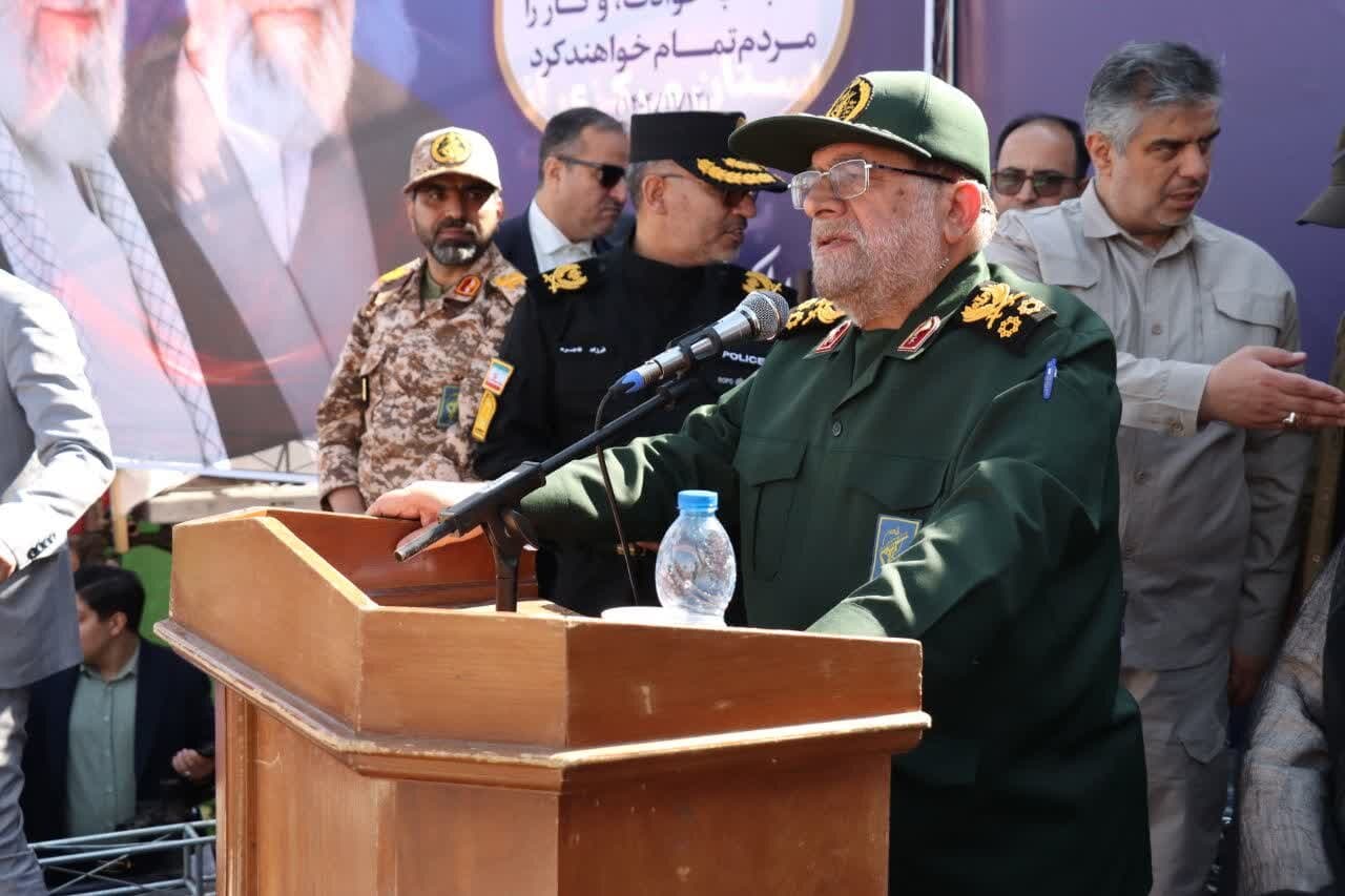 تصویر خبر: ایزدی: وحدت ملی مؤلفه اساسی پیروزی در نبرد سرنوشت‌ساز با استکبار است