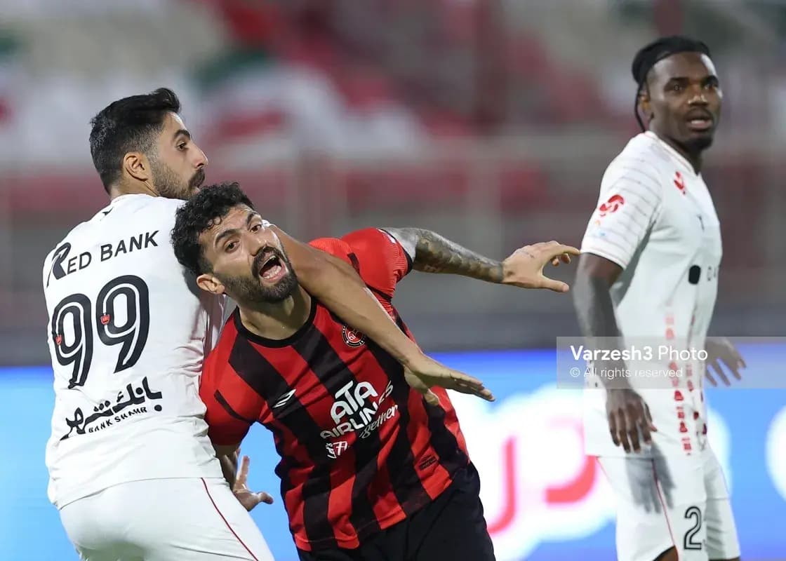 تصویر خبر: سکانس جدید از جنگ پرسپولیس - تراکتور!