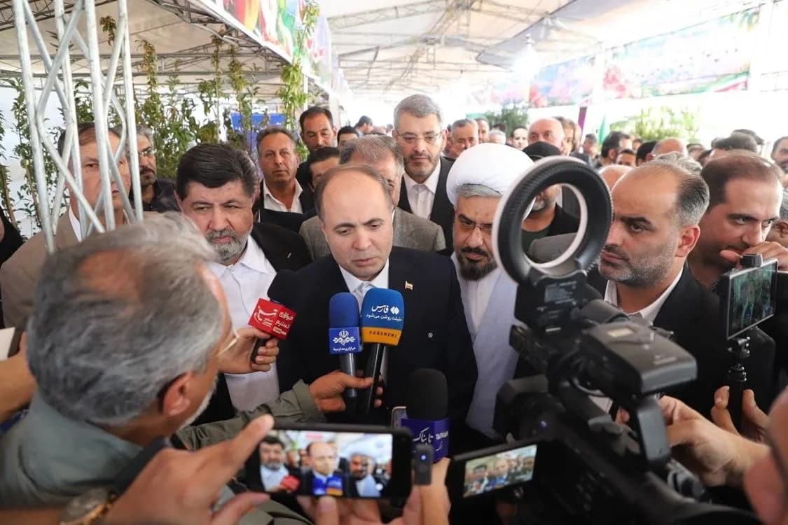 تصویر خبر: نوری: زمینه صادرات یک میلیون تن سیب از کشور باید فراهم شود