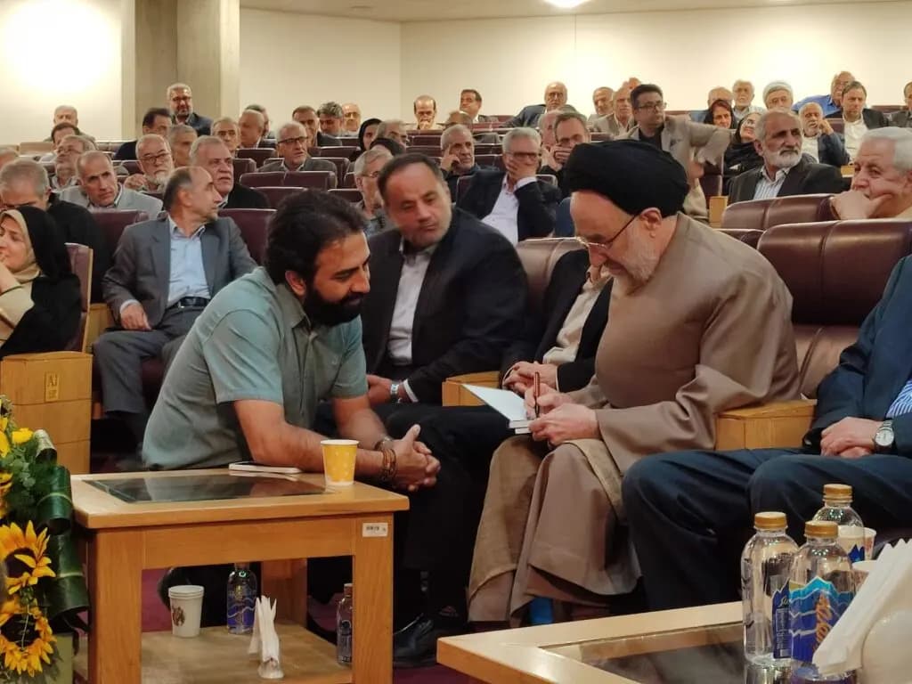 تصویر خبر: خاتمی: انقلاب آمد تا ایران آباد و پیشرفته باشد