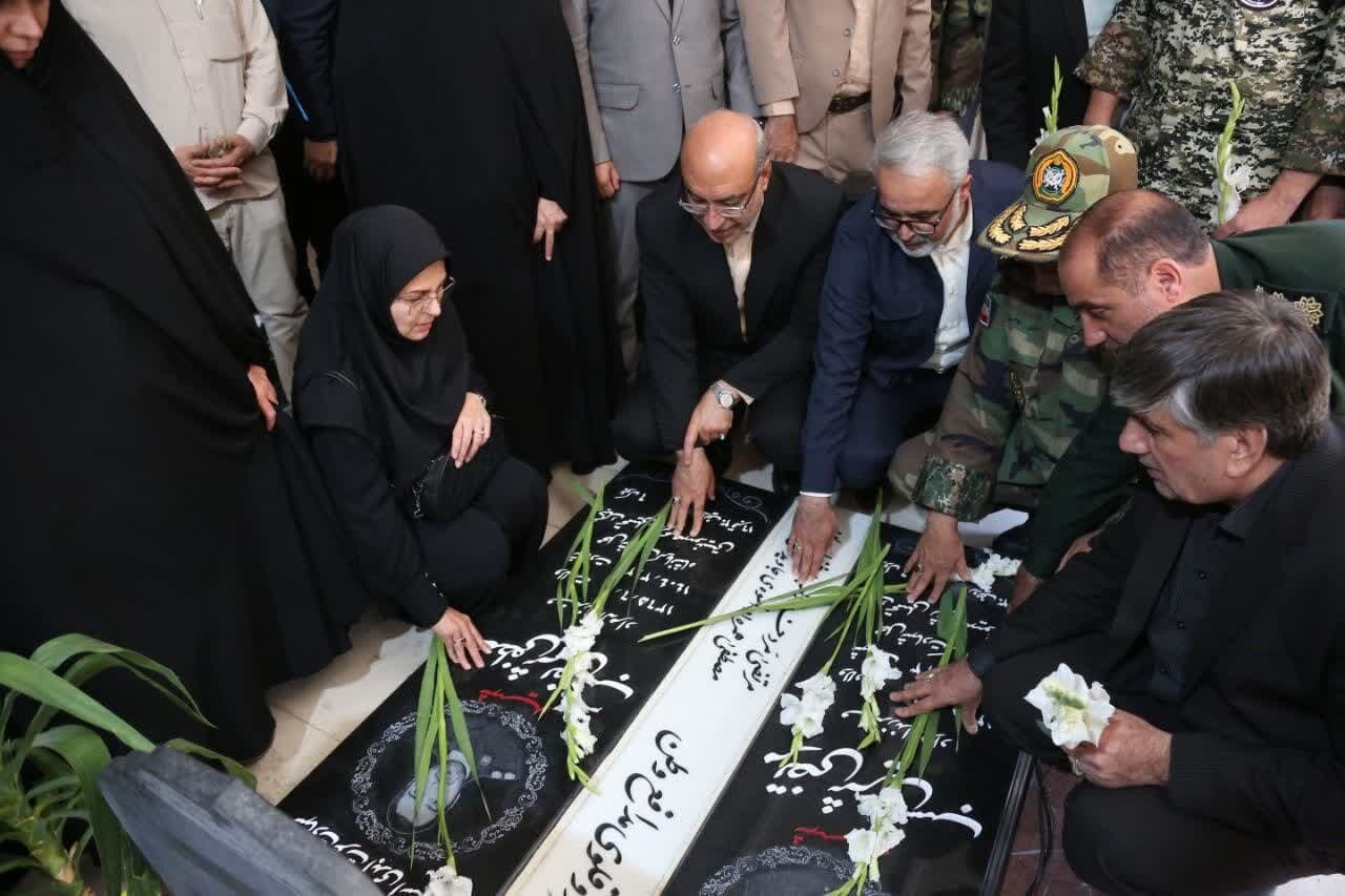 تصویر خبر: استاندار کرمانشاه: ادامه راه شهدا، تبعیت از ولایت فقیه و خدمت بی‌منت به مردم است