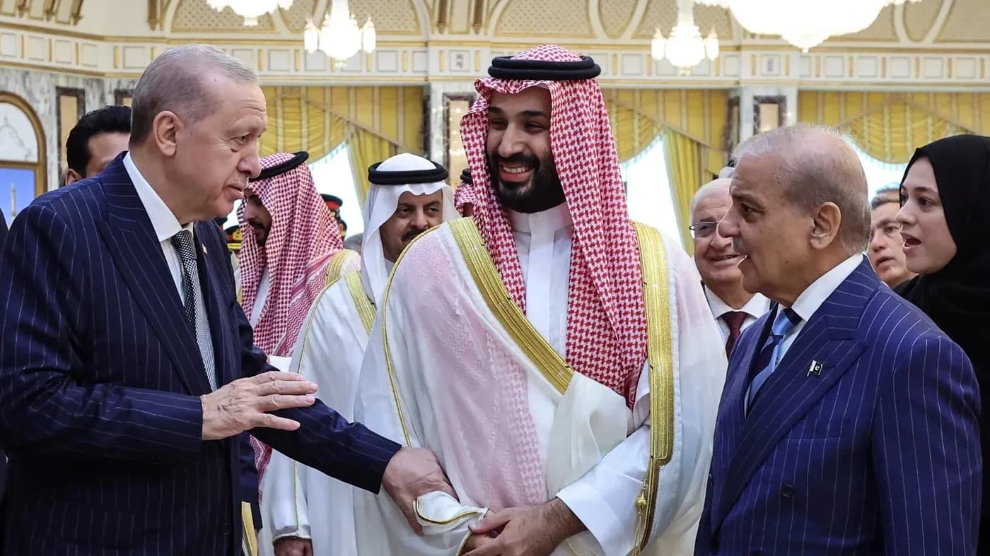 تصویر خبر: حملات ایران از امارات متوجه کویت و بحرین شد/ پاکستان نمی‌خواهد مستقیماً وارد درگیری اعراب و ایران شود