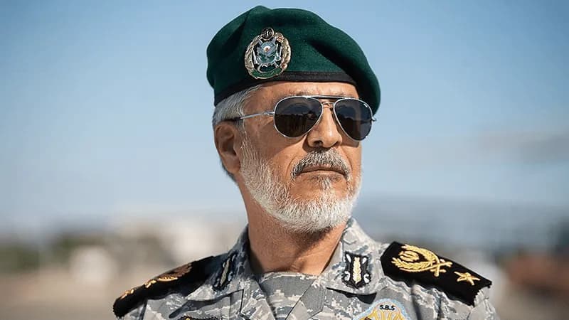 تصویر خبر: دریادار سیاری: تنگه هرمز بسته است؛ عبور باید با هماهنگی باشد