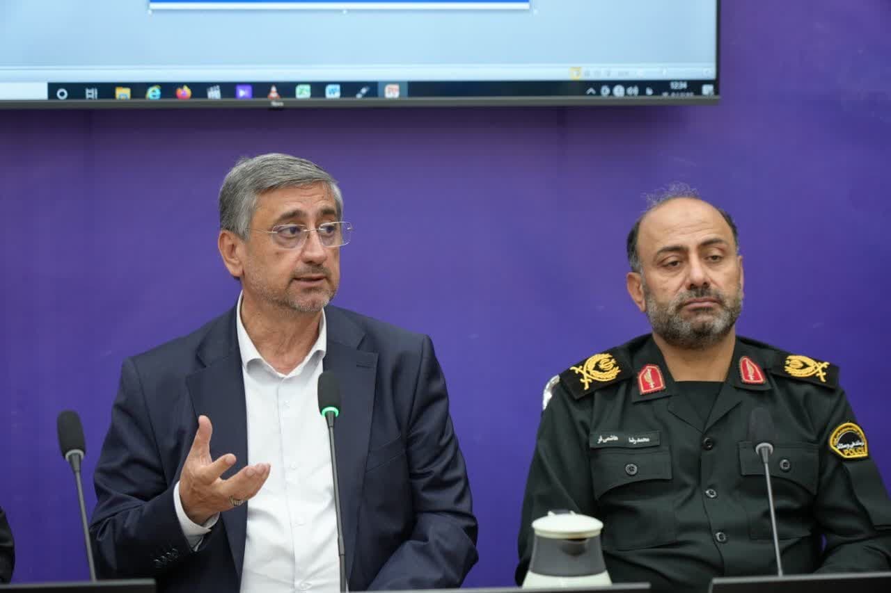 تصویر خبر: استاندار: خدمات پلیس لرستان باوجود تخریب اماکن انتظامی متوقف نشد