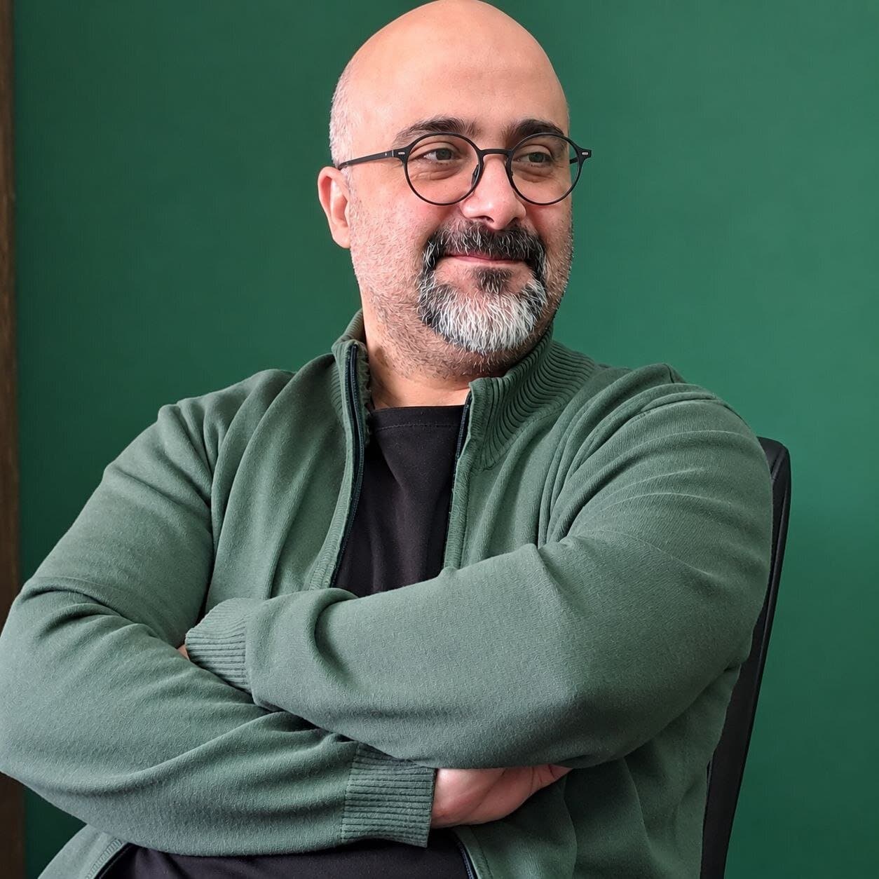 تصویر خبر: «سرزمین من» صاحب دبیر شد