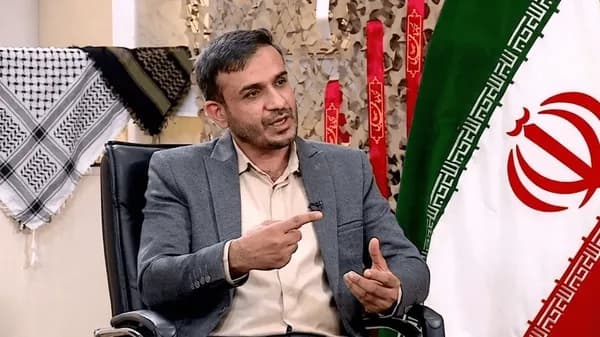 تصویر خبر: معاون سیاسی نیروی دریایی سپاه: روزانه چند کشتی متخلف هدف قرار گرفته‌اند