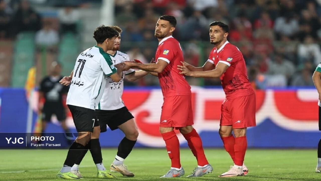 تصویر خبر: پرسپولیس ۲ - صفر ذوب‌آهن/ صعود سرخپوشان به رتبه دوم با پیروزی خانگی