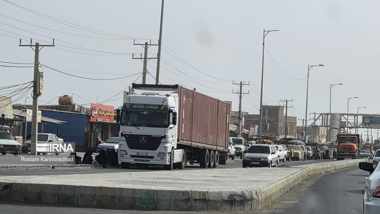 تصویر خبر: تردد در مرز ریمدان بزودی به شرایط عادی باز می گردد