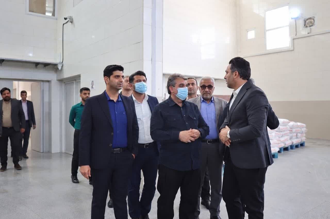 تصویر خبر: استاندار سمنان: صادرکنندگان در شرایط حاضر همه‌جانبه حمایت می‌شوند