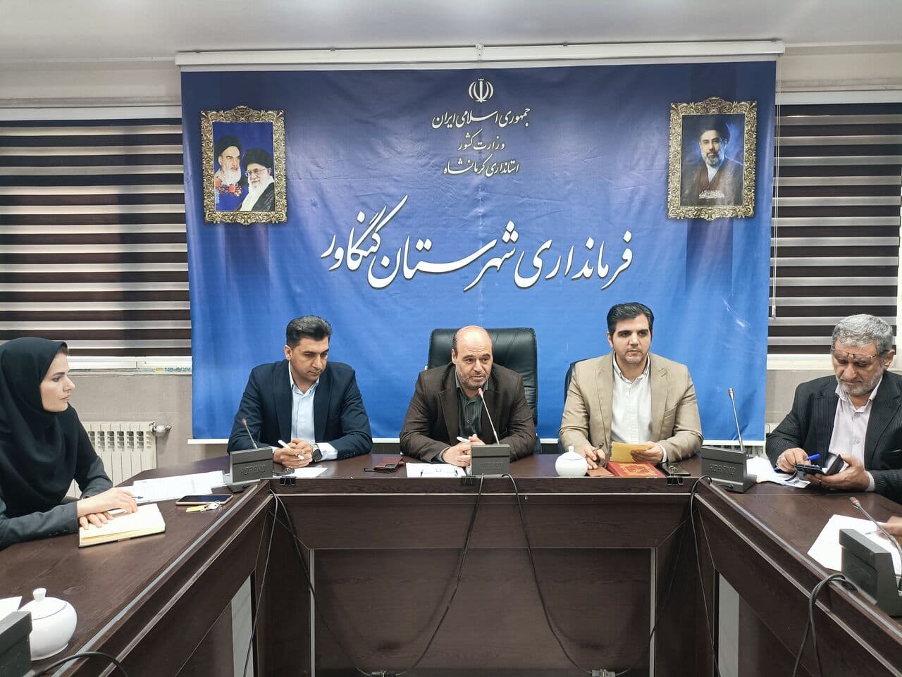 تصویر خبر: فرماندار: راه‌اندازی گرمخانه بانوان در کنگاور پیگیری شود