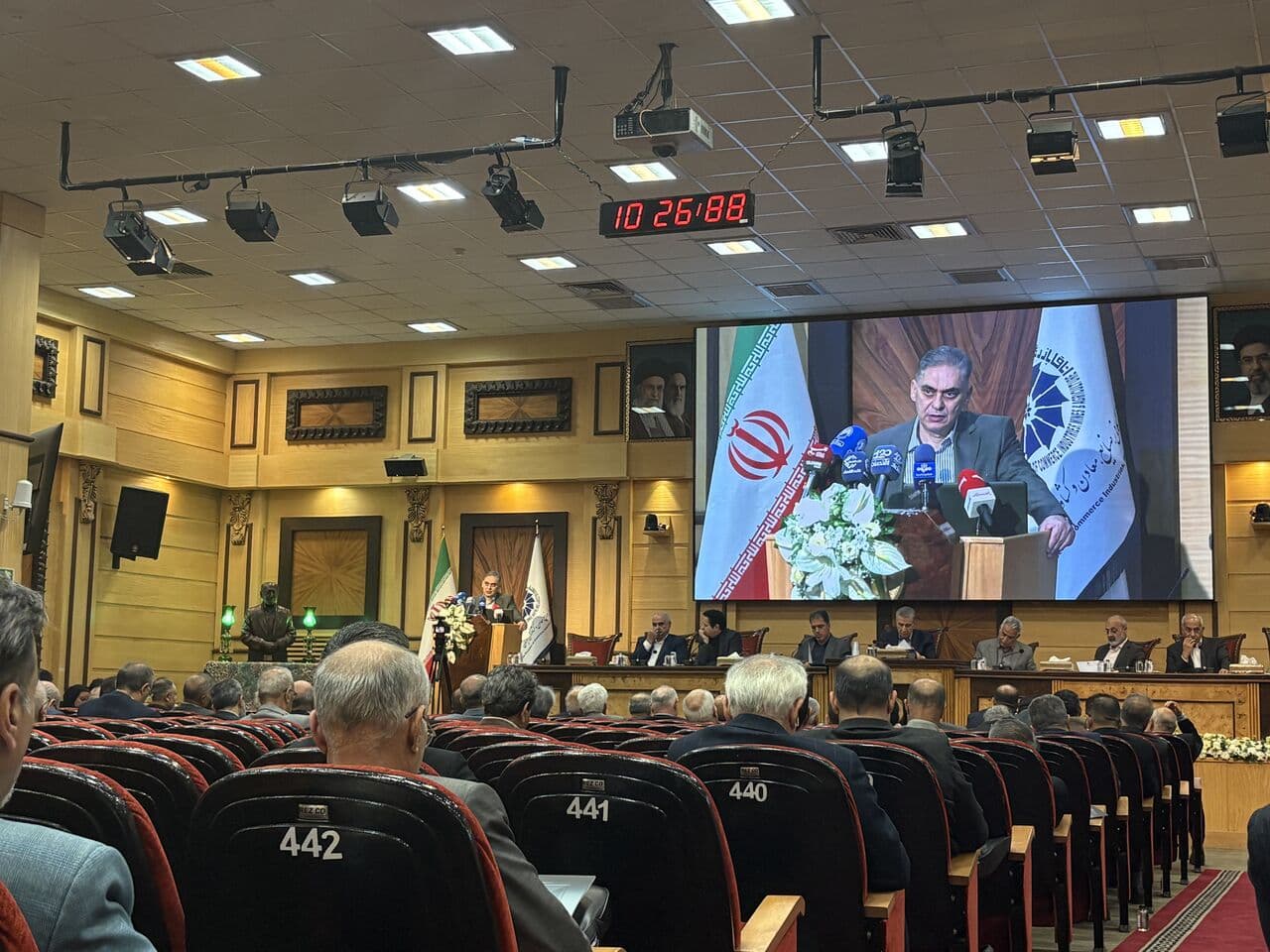 تصویر خبر: اصلاح قانون بازگشت ارز زمانبر است/ سران قوا برای حل مشکلات صادرکنندگان ورود کنند