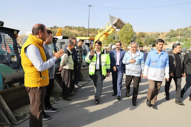 تصویر خبر: شهردار: ۲۵۲ نیروی شهرداری سنندج برای مقابله با بحرانهای جوی آمادهباش هستند