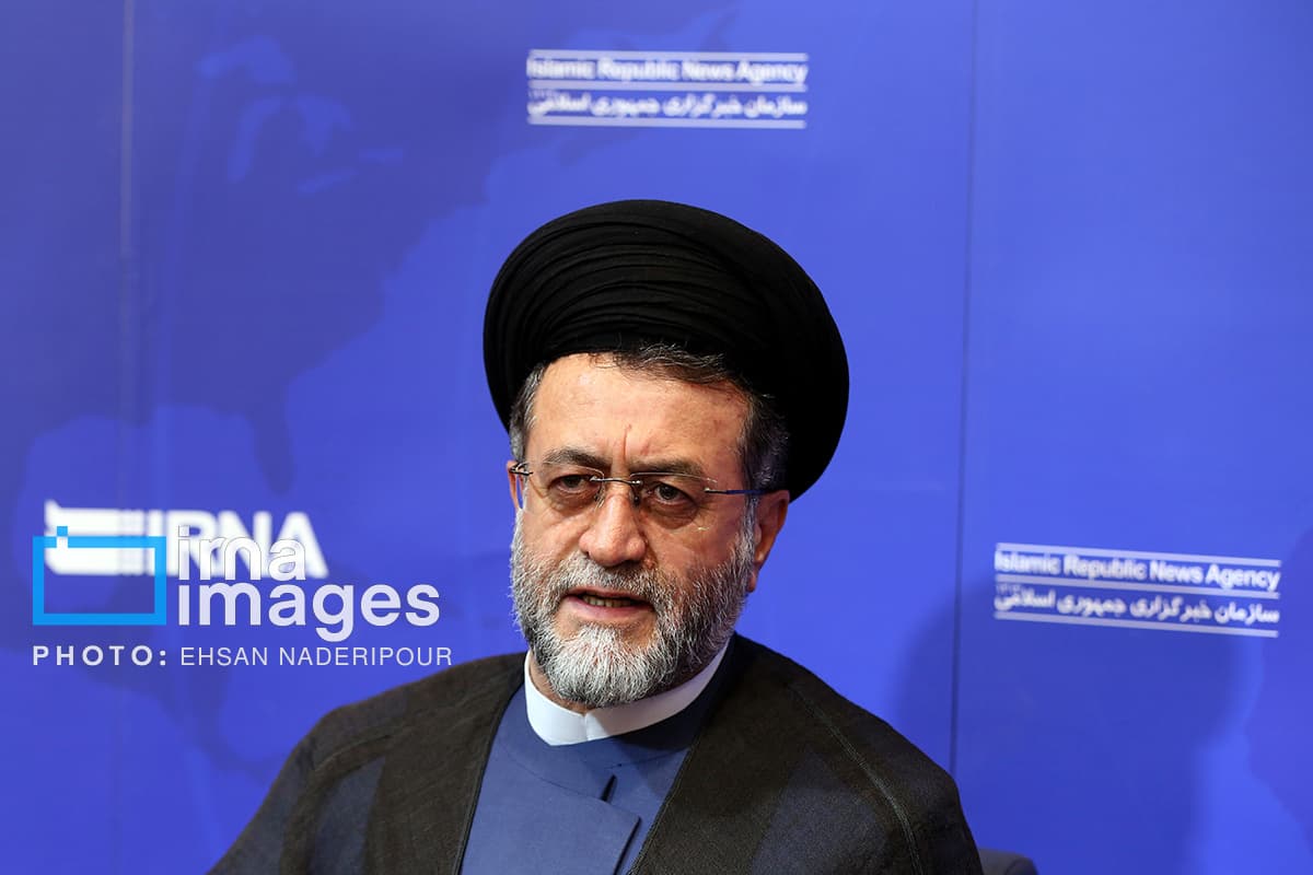 تصویر خبر: رئیسکل دادگستری فارس: آماده همکاری قضایی برای رفع موانع تولید و جذب سرمایهگذار هستیم